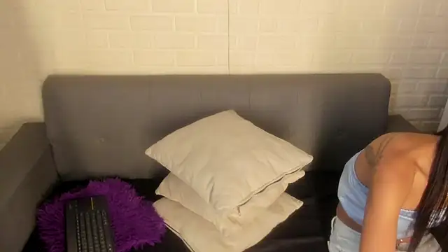 karina gomez 18 online show from December 14, 2025, 12:33 pm