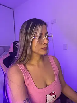 Snapshot of Issabela_G1 chatting on July 24, 2026, 4:30 am Issabela G1 online show from July 24, 2026, 4:30 am