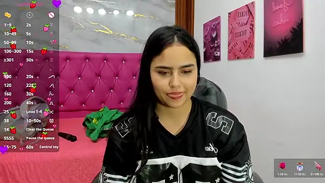 Snapshot of Helen_russo chatting on June 12, 2026, 6:16 pm Helen russo online show from June 12, 2026, 6:16 pm