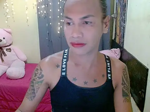 Snapshot of Indaypakay_ts chatting on October 5, 2025, 10:00 pm Indaypakay ts online show from October 5, 2025, 10:00 pm