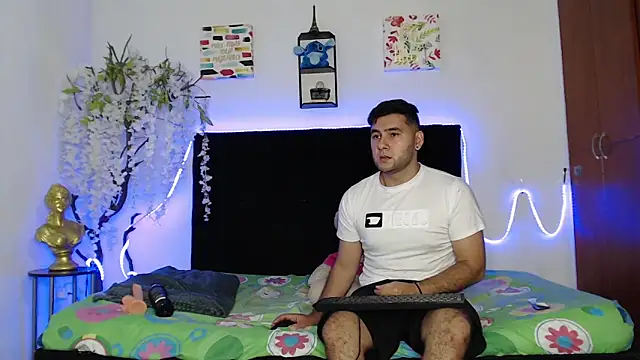 Valerio 22 online show from January 18, 2025, 1:19 am