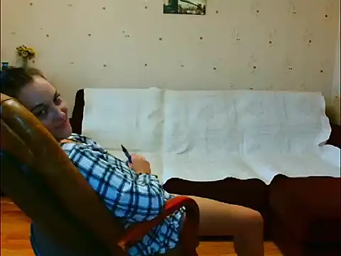 Snapshot of Alice3694 chatting on November 17, 2025, 9:02 am Alice3694 online show from November 17, 2025, 9:02 am