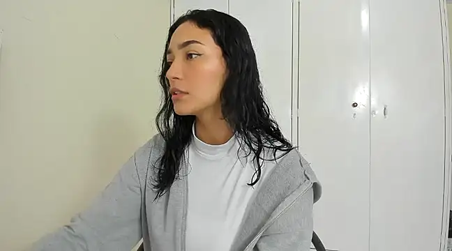 ASIAM BRUNET online show from February 22, 2025, 1:13 pm