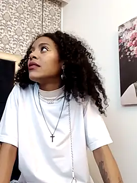 CATALEYA LYON online show from December 5, 2024, 6:49 pm