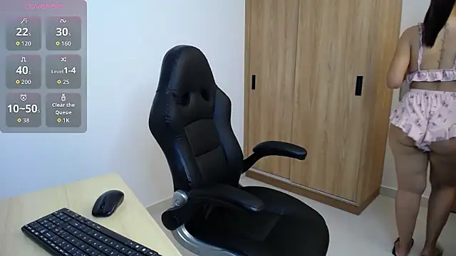 Snapshot of karoll_marquez chatting on February 1, 2026, 5:11 pm karoll marquez online show from February 1, 2026, 5:11 pm