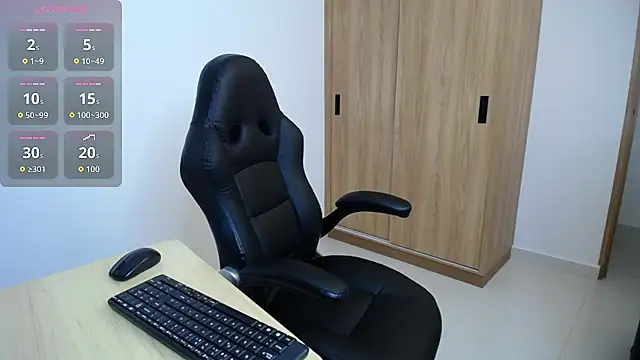 Snapshot of karoll_marquez chatting on February 2, 2026, 5:28 am karoll marquez online show from February 2, 2026, 5:28 am