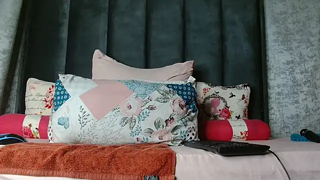 Lucy Blacksilk online show from January 12, 2026, 11:53 pm