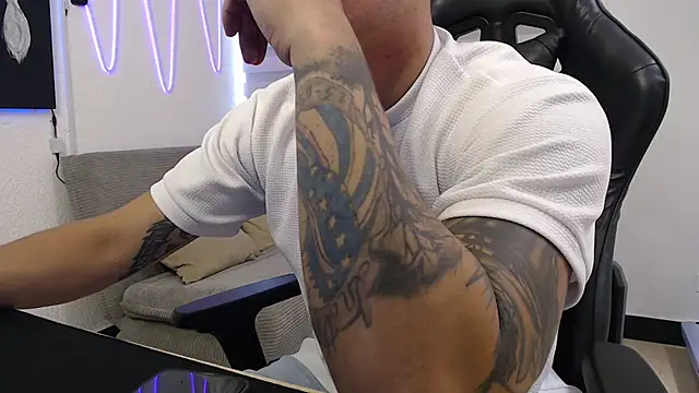 team dinamite69 online show from October 18, 2025, 6:10 pm