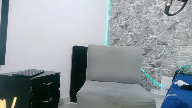 Aaron kwok28 online show from February 15, 2025, 3:52 am