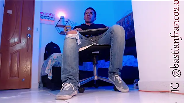 Snapshot of marc_ginale chatting on February 2, 2025, 5:32 am marc ginale online show from February 2, 2025, 5:32 am