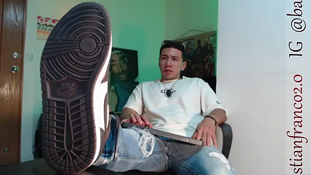 Snapshot of marc_ginale chatting on February 27, 2025, 2:14 am marc ginale online show from February 27, 2025, 2:14 am