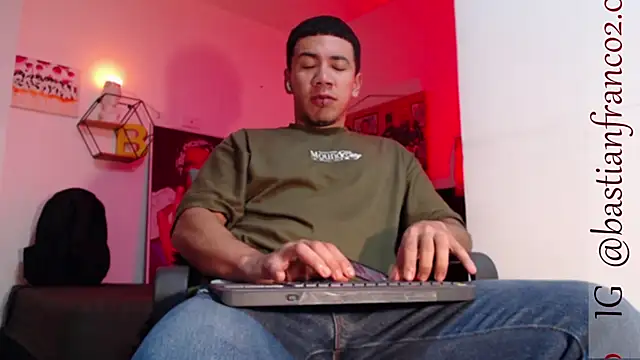 Snapshot of marc_ginale chatting on March 1, 2025, 4:58 am marc ginale online show from March 1, 2025, 4:58 am