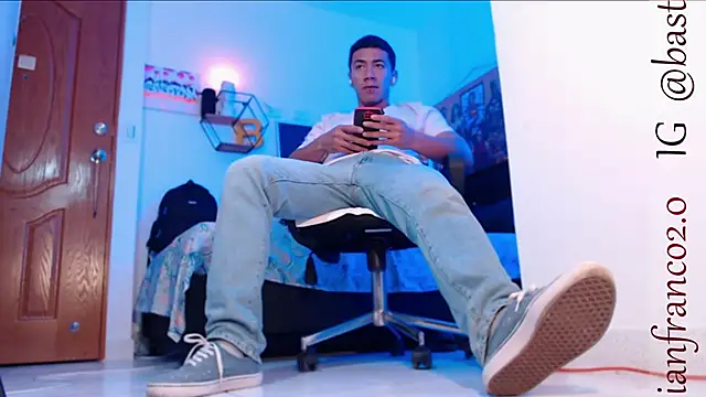 Snapshot of marc_ginale chatting on February 4, 2025, 4:59 am marc ginale online show from February 4, 2025, 4:59 am