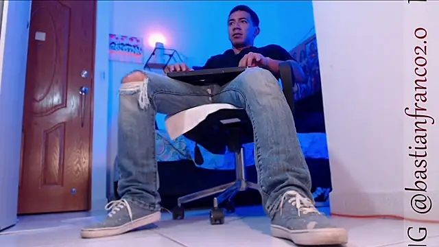 Snapshot of marc_ginale chatting on February 2, 2025, 9:07 am marc ginale online show from February 2, 2025, 9:07 am