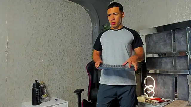 Snapshot of marc_ginale chatting on October 11, 2025, 2:51 pm marc ginale online show from October 11, 2025, 2:51 pm