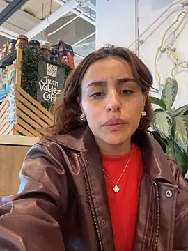 Katee Jones online show from November 30, 2025, 8:20 pm