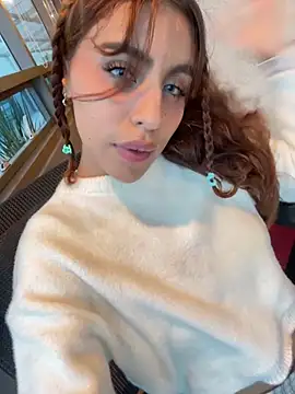 Katee Jones online show from December 18, 2025, 10:35 pm