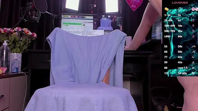 Raissa sky26 online show from April 15, 2026, 2:39 am