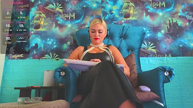 Snapshot of Snow_Goddess chatting on October 13, 2025, 4:14 am Snow Goddess online show from October 13, 2025, 4:14 am