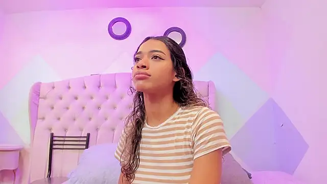 BritneyCollins online show from January 17, 2026, 11:36 am