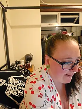 Bunny Cummings online show from September 14, 2025, 10:21 pm