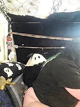 Bunny Cummings online show from November 3, 2025, 11:36 am