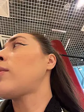 Holly Play online show from October 12, 2025, 10:38 am