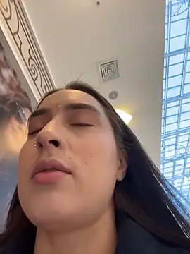 Holly Play online show from November 15, 2025, 12:09 pm