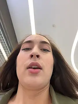 Holly Play online show from October 7, 2025, 9:10 am