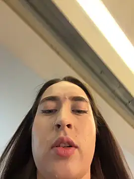 Holly Play online show from March 31, 2026, 9:00 am