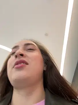 Holly Play online show from September 11, 2025, 9:20 am