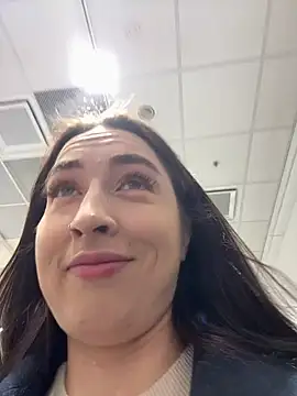 Holly Play online show from March 21, 2025, 9:01 am