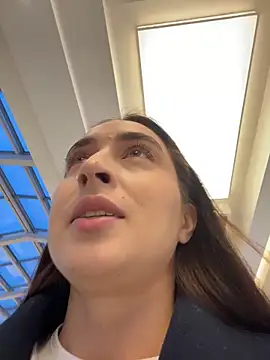 Holly Play online show from December 1, 2025, 12:06 pm