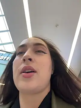 Holly Play online show from October 5, 2025, 10:06 am