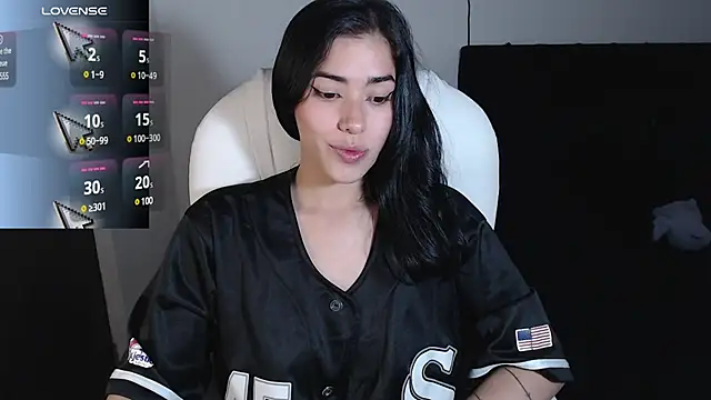 Snapshot of LESLIEBLACK_ chatting on February 26, 2025, 10:58 pm LESLIEBLACK online show from February 26, 2025, 10:58 pm