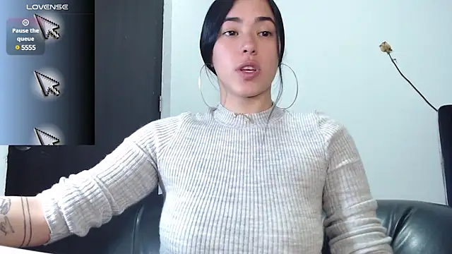 Snapshot of LESLIEBLACK_ chatting on January 29, 2025, 11:46 pm LESLIEBLACK online show from January 29, 2025, 11:46 pm