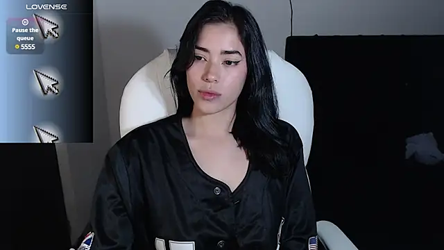 Snapshot of LESLIEBLACK_ chatting on February 27, 2025, 2:57 am LESLIEBLACK online show from February 27, 2025, 2:57 am