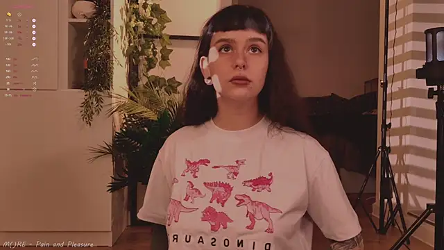 MichaellaMoon online show from September 30, 2025, 4:13 pm