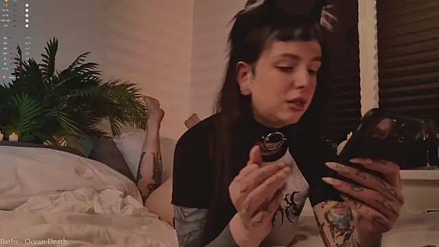 MichaellaMoon online show from October 30, 2025, 5:21 pm