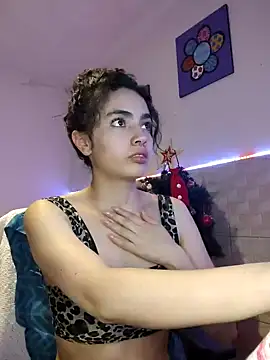Snapshot of Emily_Saez1 chatting on December 8, 2024, 7:15 am Emily Saez1 online show from December 8, 2024, 7:15 am
