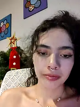 Snapshot of Emily_Saez1 chatting on December 15, 2024, 7:02 am Emily Saez1 online show from December 15, 2024, 7:02 am