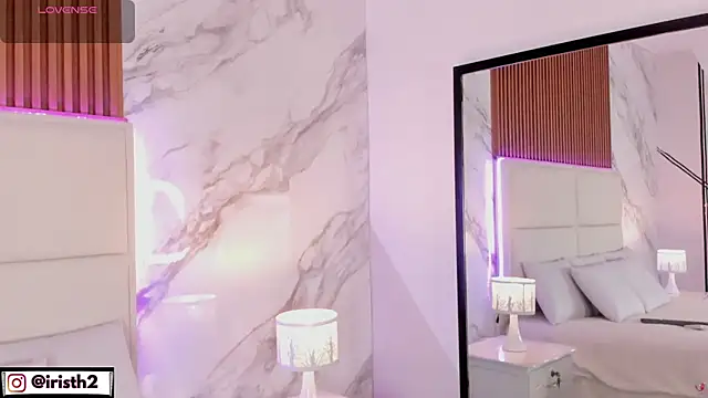 Iris Thompson  online show from April 8, 2026, 3:52 am