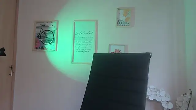 lucy diiaz online show from February 9, 2025, 1:56 pm