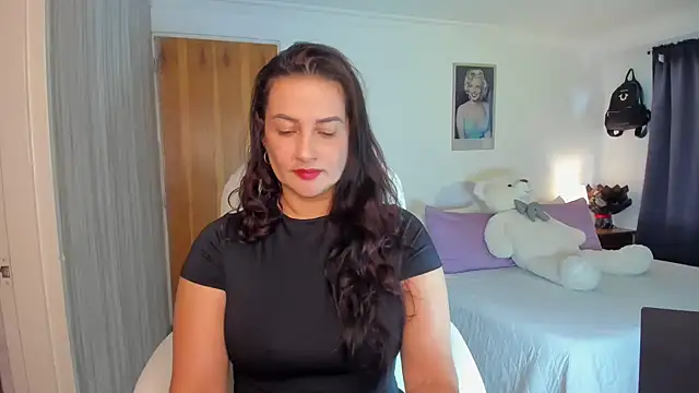 lucy diiaz online show from October 6, 2025, 8:31 pm