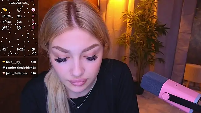 Ella Milla online show from January 20, 2025, 11:56 am