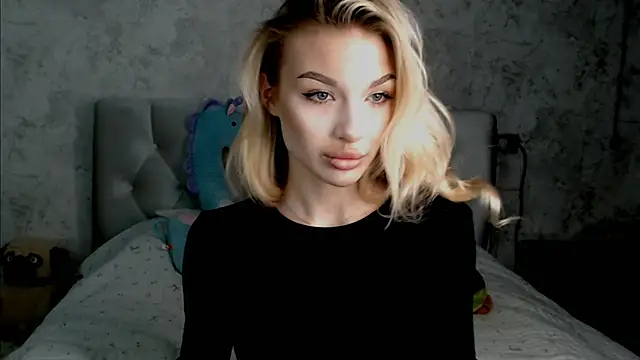Snapshot of Ella_Milla chatting on May 11, 2026, 1:45 pm Ella Milla online show from May 11, 2026, 1:45 pm