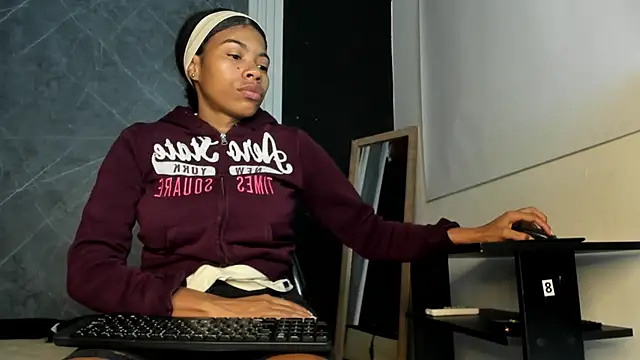 YummyDuooo online show from February 25, 2025, 12:05 pm