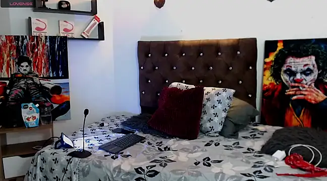 flowers18 online show from March 22, 2025, 10:26 pm