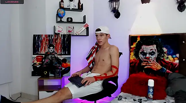 flowers18 online show from March 8, 2025, 2:01 am