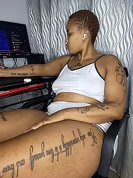 Snapshot of Drippincaty chatting on February 27, 2026, 2:45 am Drippincaty online show from February 27, 2026, 2:45 am